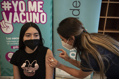 チリ、コロナワクチン接種対象年齢引き下げ 3歳以上に