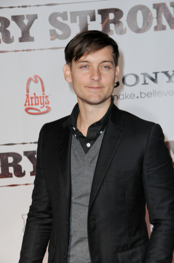 「プラダ」11/12年秋冬メンズの顔は？