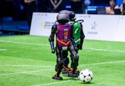 中国初の3対3ロボットサッカーAI大会開催 清華大学チームが優勝