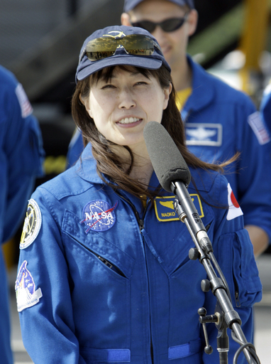 山崎さん搭乗のディスカバリー、無事帰還