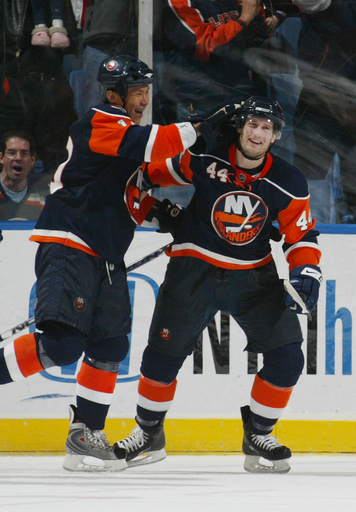 アイランダーズ シャークス降し4連勝