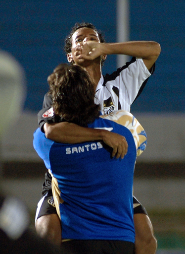 ＜サッカー 07リベルタドーレス杯南米選手権＞サントスFC デフェンソール・スポルティングを降し5連勝 - ウルグアイ