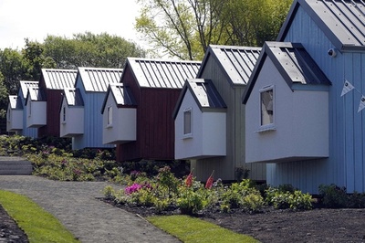 住民全員ホームレスの村、英エディンバラに開設 ヘンリー王子夫妻も一役