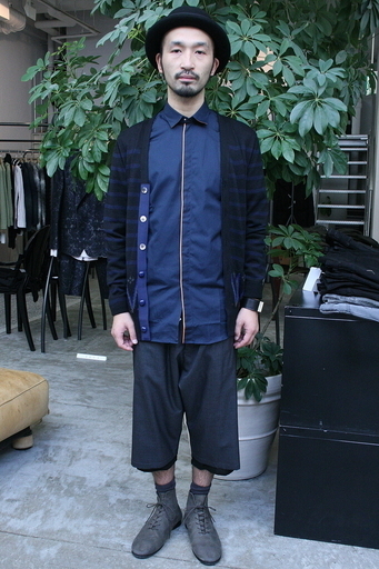 ＜ファッション業界の人々＞ワントーンでまとめるモードなトラッドスタイル