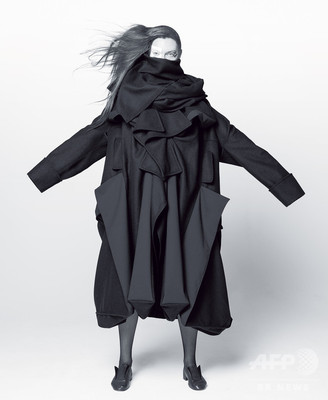 ヨウジヤマモト 青山本店で写真展 販売 写真17枚 ファッション ニュースならmode Press Powered By Afpbb News