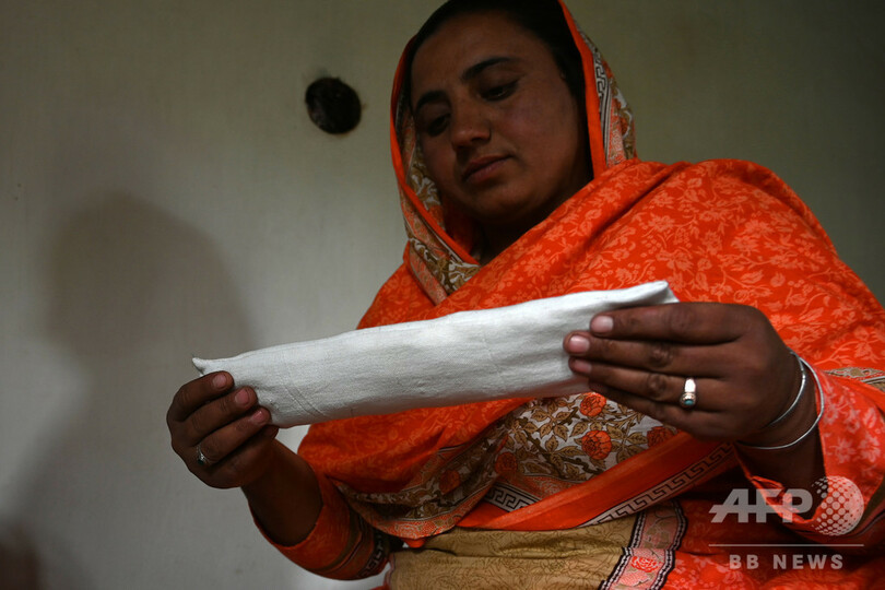 「生理はタブー」を変える闘い、女性たちに使い捨てナプキンを