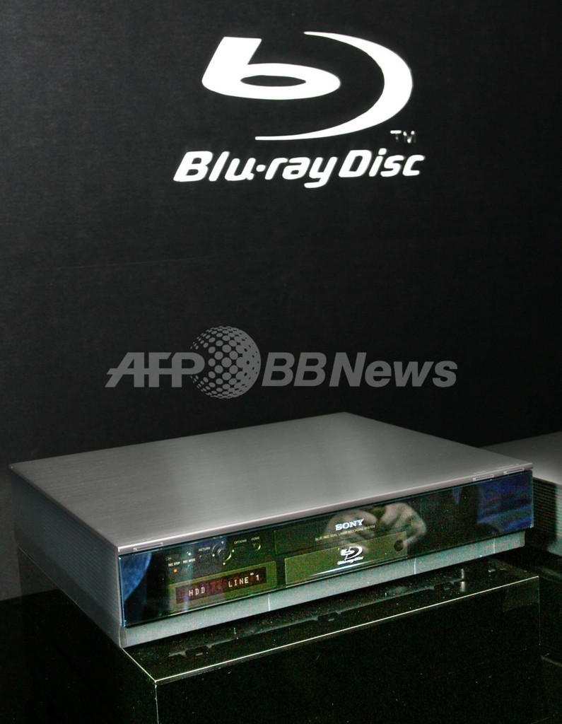 米ワーナー、次世代DVD「ブルーレイ」に一本化