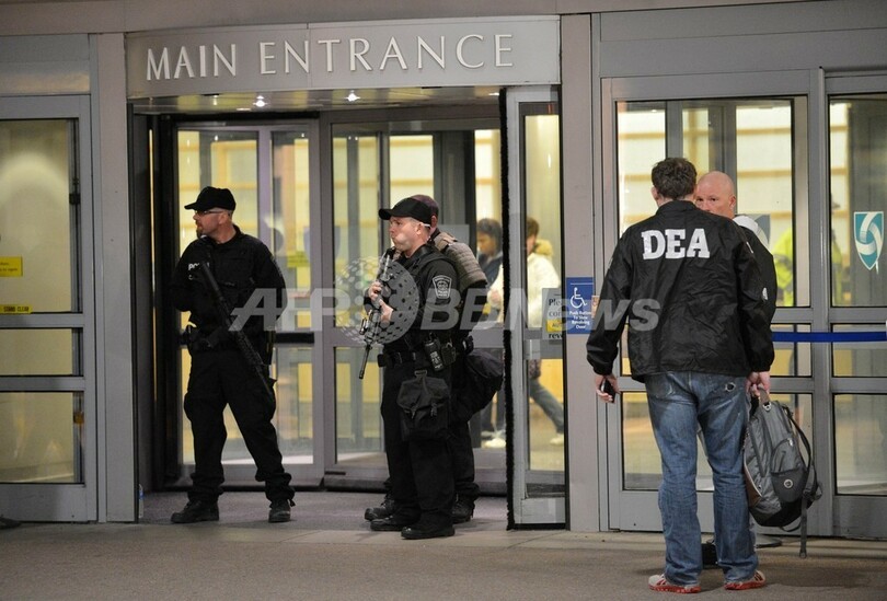 ボストン・マラソンで複数の爆発、3人死亡 100人超負傷