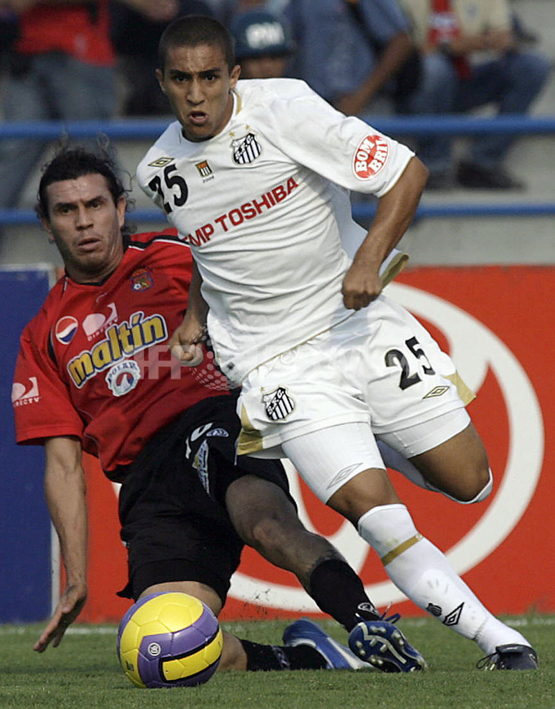 ＜サッカー 07リベルタドーレス杯南米選手権＞サントスFCとカラカス 両チーム譲らず引き分けに終わる - ベネズエラ