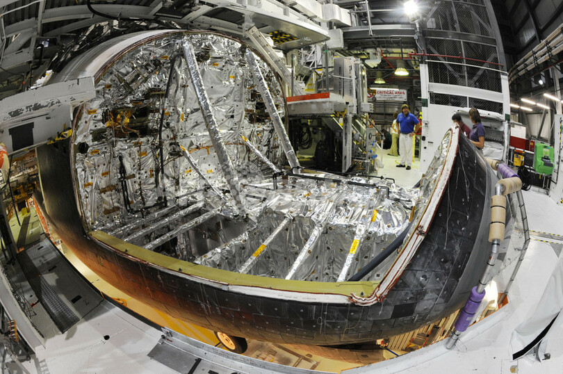 ディスカバリーの機体内部を公開