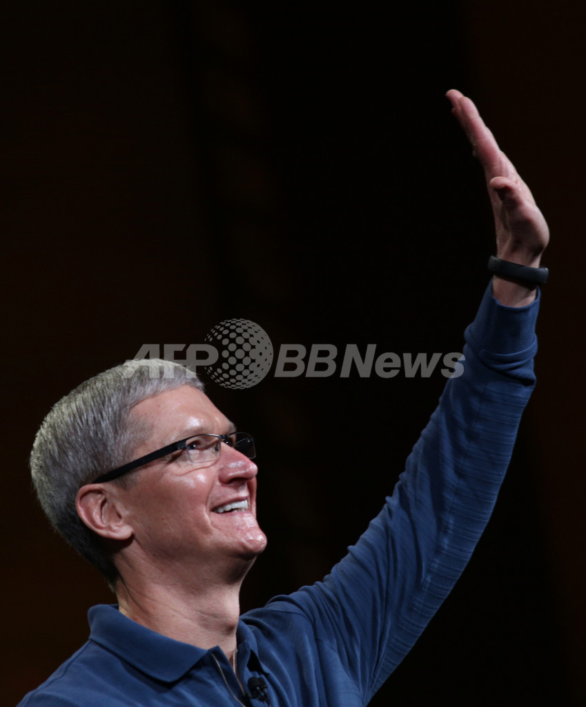 コンピューターの未来は眼鏡でなく「手首に」、アップルCEO語る コンピューターの未来は眼鏡でなく「手首に」、アップルCEO語る
