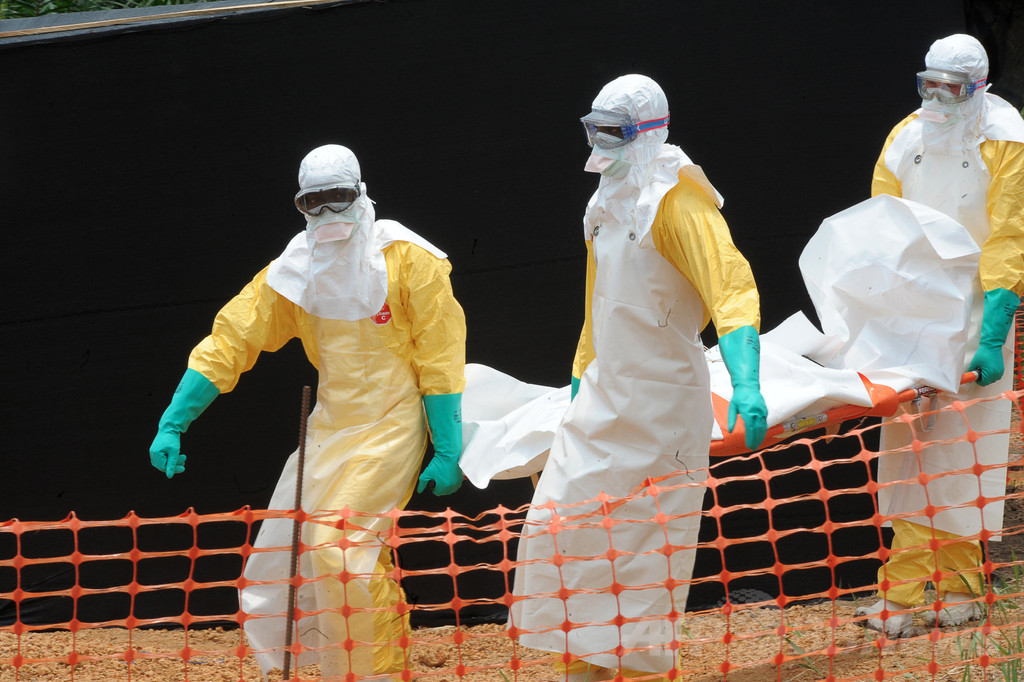 西アフリカのエボラ出血熱、「もはや制御不能」 MSF 西アフリカのエボラ出血熱、「もはや制御不能」 MSF