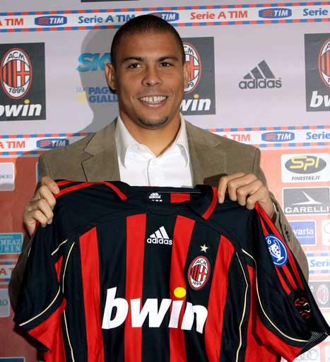 サッカー セリエA＞ロナウド ACミランの入団会見に出席 - イタリア