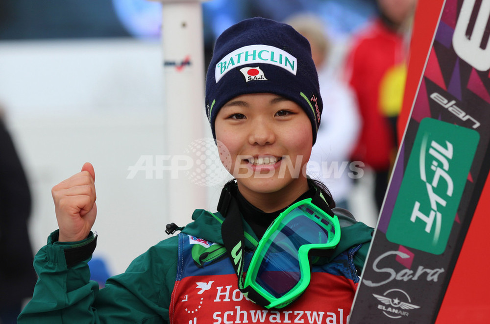 高梨沙羅が誕生日の父にささげる4勝目 ジャンプw杯女子 写真4枚 国際ニュース Afpbb News