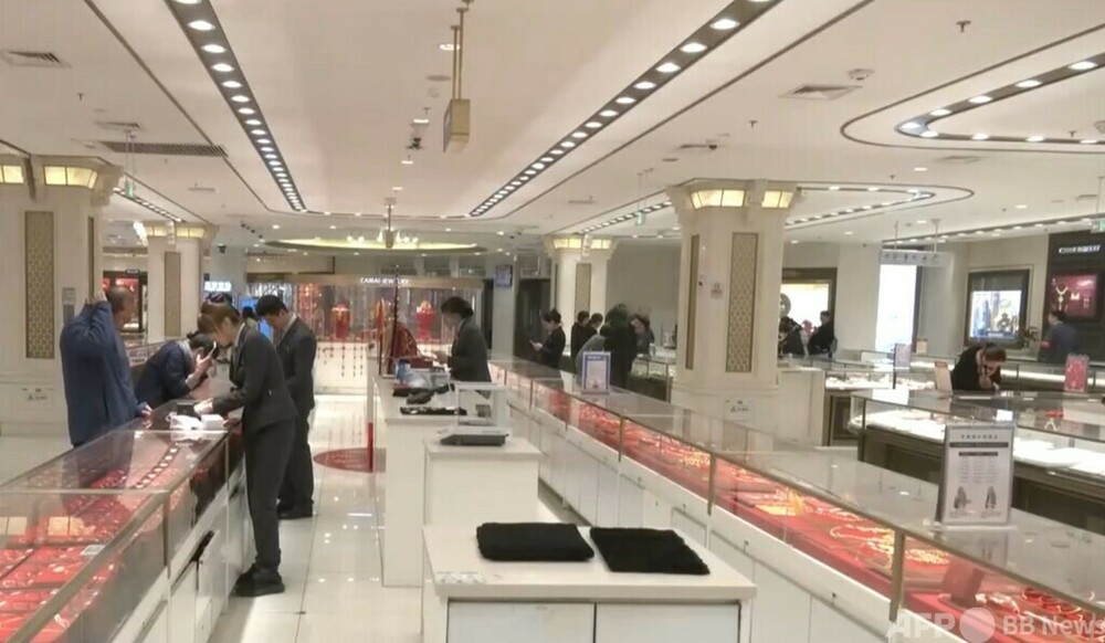 中国国内の金価格が2万2000円相当の節目を割り込み 消費者の金購入意欲が回復