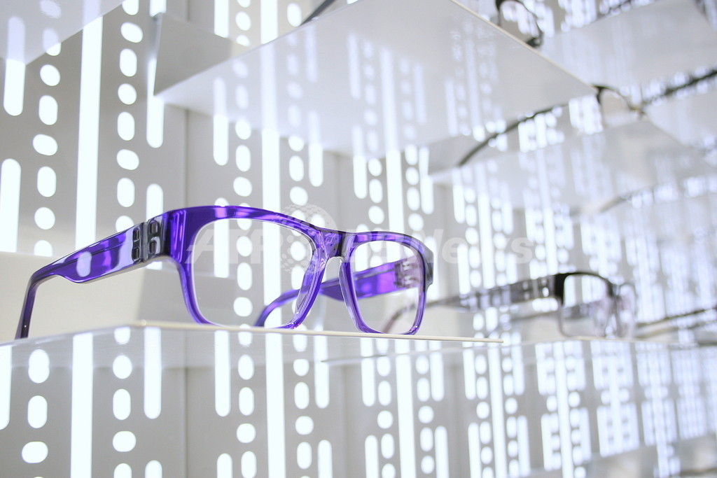 SATC2でサラが着用、ファッションピープルも大注目のMYKITA