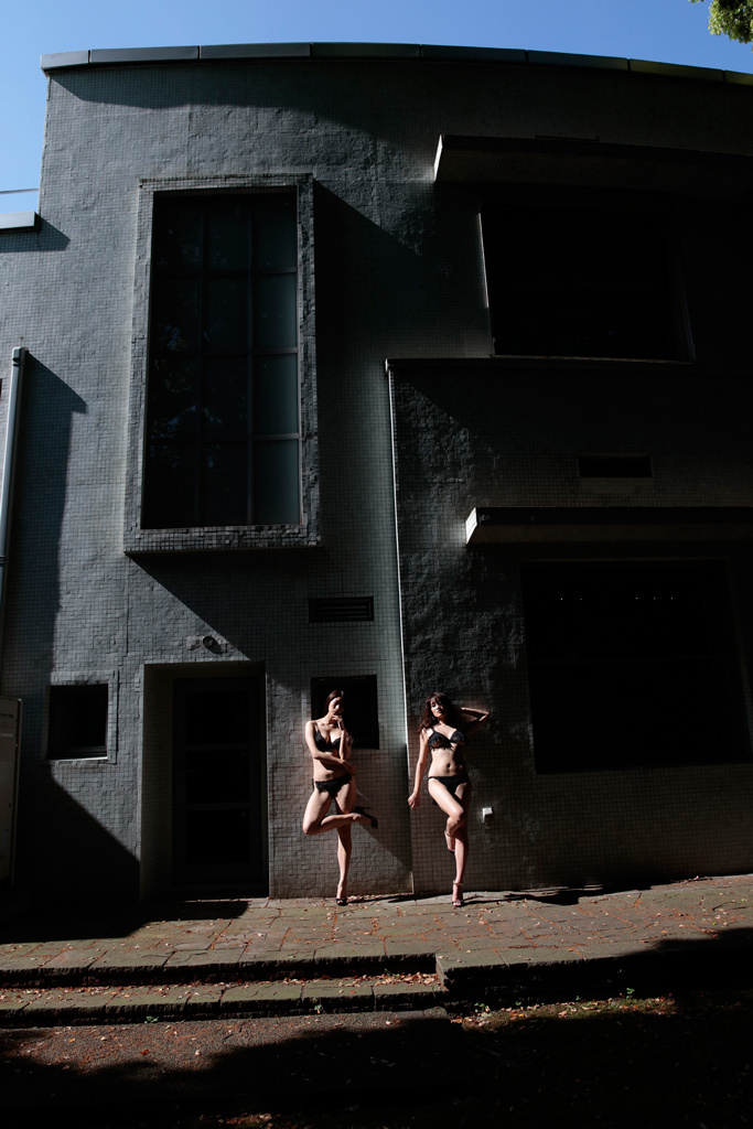 篠山紀信展「快楽の館」、原美術館で開催