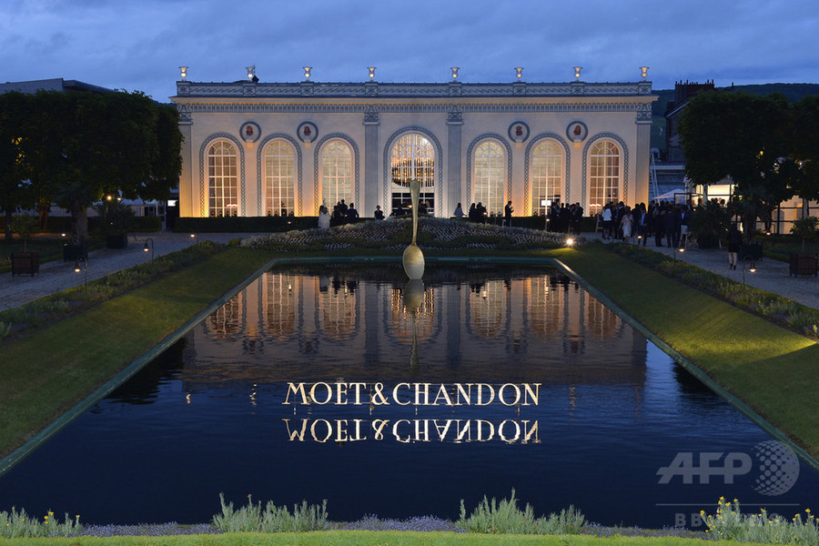 「モエ・エ・シャンドン」初！体験型レストランでセンセーショナルな食体験