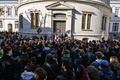 大学生が焼身自殺を図った仏リヨン第2大学で行われた学生らの抗議デモ（2019年11月12日撮影）。(c) PHILIPPE DESMAZES / AFP