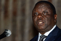 ジンバブエ野党・民主変革運動（Movement for Democratic Change、MDC）のモーガン・ツァンギライ（Morgan Tsvangirai）議長（2008年5月30日撮影）。(c)AFP/DESMOND KWANDE