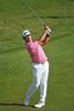 男子ゴルフ米国ツアーメジャー第2戦、全米オープン選手権を控え、練習ラウンドに臨む松山英樹（2017年6月14日撮影）。(c)AFP/Getty Images/Ross Kinnaird
