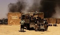 イラク・ニナワ（Nineveh）州とシリアの町ハサカ（Hasakah）の間の国境付近に展開するイスラム武装勢力「イラク・レバントのイスラム国（Islamic State of Iraq and the Levant、ISIL）」の戦闘員を写したとされる写真。イスラム過激派のツイッター（Twitter）アカウント「Al-Baraka」が2014年6月9日に公開（2014年6月9日公開）。(c)AFP/WELAYAT SALAHUDDIN