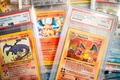 デンマークの兄弟のポケモンカードコレクション（2022年11月25日撮影）。(c)Ida Marie Odgaard / Ritzau Scanpix / AFP
