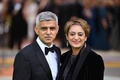 英ロンドンで、第1回「アースショット賞」授賞式に出席するロンドンのサディク・カーン市長夫妻（2021年10月17日撮影）。(c)JUSTIN TALLIS / AFP