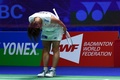 バドミントン、全英オープン、女子シングルス準決勝。お辞儀してコートを去る奥原希望（2020年3月14日撮影）。 (c)Oli SCARFF / AFP