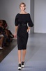 イタリア・ミラノ市内で発表された「ジル・サンダー（JIL SANDER）」14年春夏コレクション（2013年9月21日撮影）。(c)AFP/GIUSEPPE CACACE