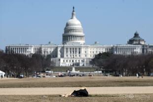 トランプ氏「首都からホームレスの人々を遠くに移動」 計画発表へ 