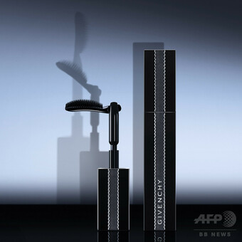 GIVENCHY 未使用3点セット LE9 マスカラ ミニブラシ付 箱ダメージ有 90度に曲がる独創的なブラシ、エクステ級まつ毛を叶える「ジバンシイ