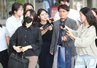 「ブレーキ踏んだが、硬くて……」ソウル市庁駅・車突進事故の運転手、車の異常を強調