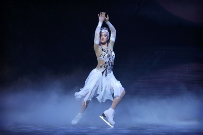 アイススケートで魅せる「白鳥の湖」、香港などで上演