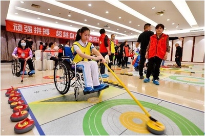 ウインタースポーツで輝く中国の障害者たち 心身の健康、社会参加を促進