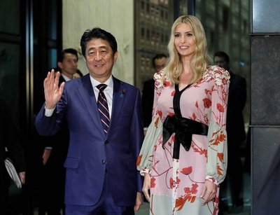 イヴァンカ氏、安倍首相と都内のレストランで会食