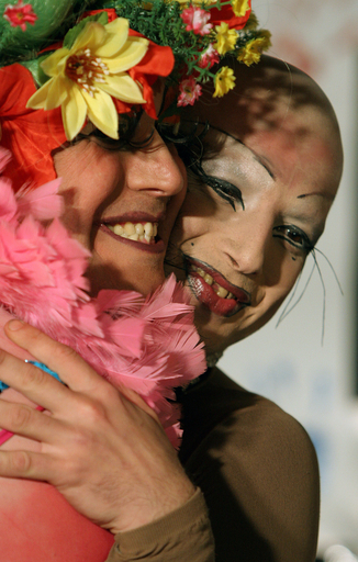 同性カップルにも法的権利、南米ウルグアイで新法