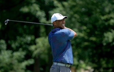 ウッズは腰の問題で苦戦、辛くも予選通過 メモリアルトーナメント