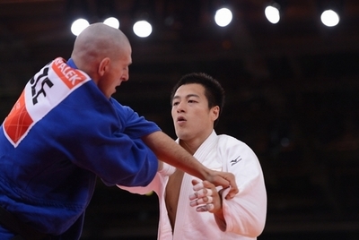 穴井、2回戦敗退 柔道男子100キロ級