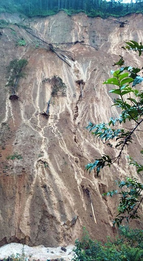 台風15号、フィリピンで26人死亡 九州に接近