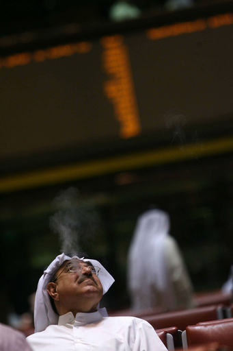 取引停止続くクウェート証券取引所、投資家もぐったり？