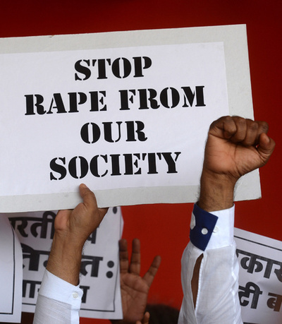 帰宅中の印女子大生が拉致され集団レイプされる、顔見知りの犯行