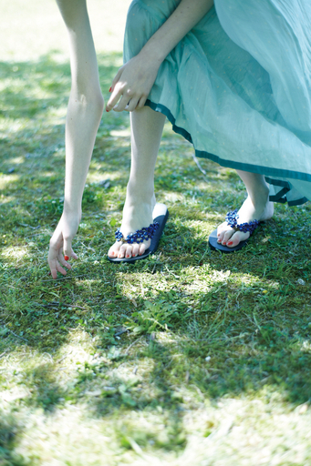 ＜senken h 104＞自然の恵みが詰まったハンドメードの優しいサンダル／パルイサ