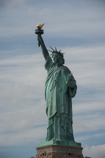 「自由の女神」、きょうから公開再開へ 州が経費負担