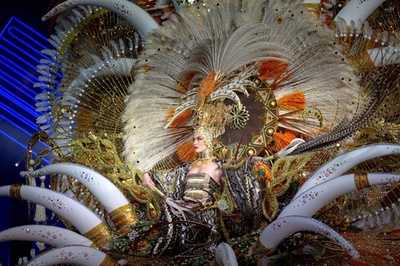 カーニバルクイーンのコンテスト開催 カナリア諸島