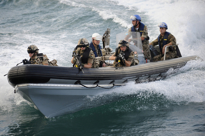 ドイツ海軍がソマリア海賊を撃退、日本は護衛艦派遣を検討