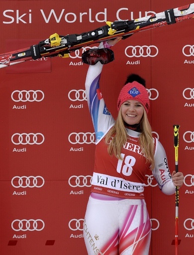 ワイラターが女子大回転で優勝、総合首位固める アルペンスキーW杯