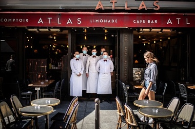 【写真特集】夏はすぐそこ ロックダウン緩和で自由味わう人々