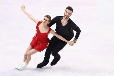 世界フィギュア開幕！連覇狙うパパダキス/シゼロン組が首位
