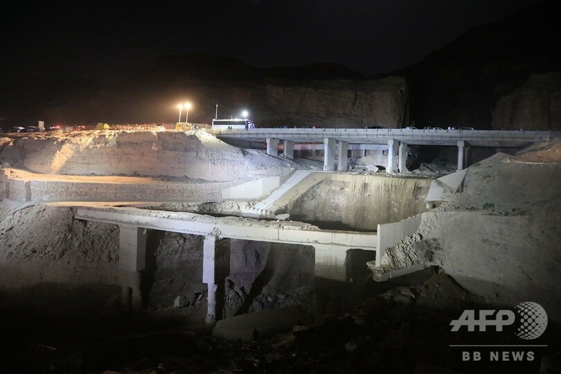 バスで遠足中の児童ら17人死亡 ヨルダンの死海付近で鉄砲水